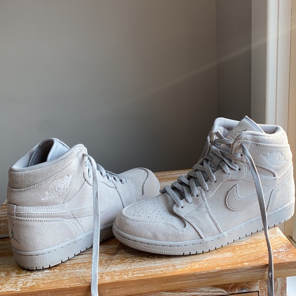 Jordan’s Size 11 - Picture 3 of 3